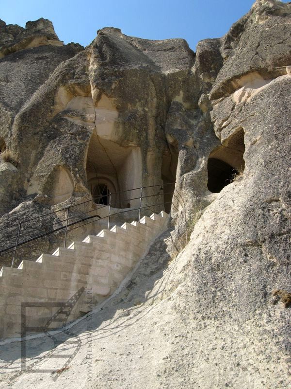 Göreme - bizantyjskie kościoły w skale tufowej