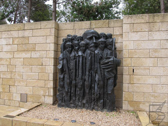 Pomnik Janusza Korczaka w Yad Vashem (Jerozolima)