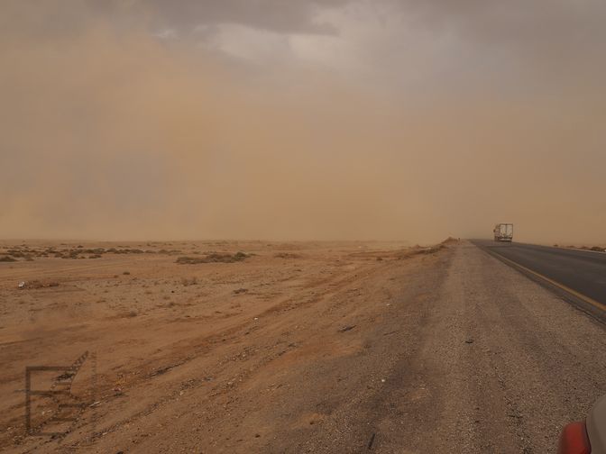 Burza piaskowa (Jordania na własną rękę)