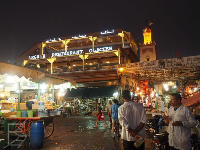 Plac Jemaa el Fna w Marrakeszu