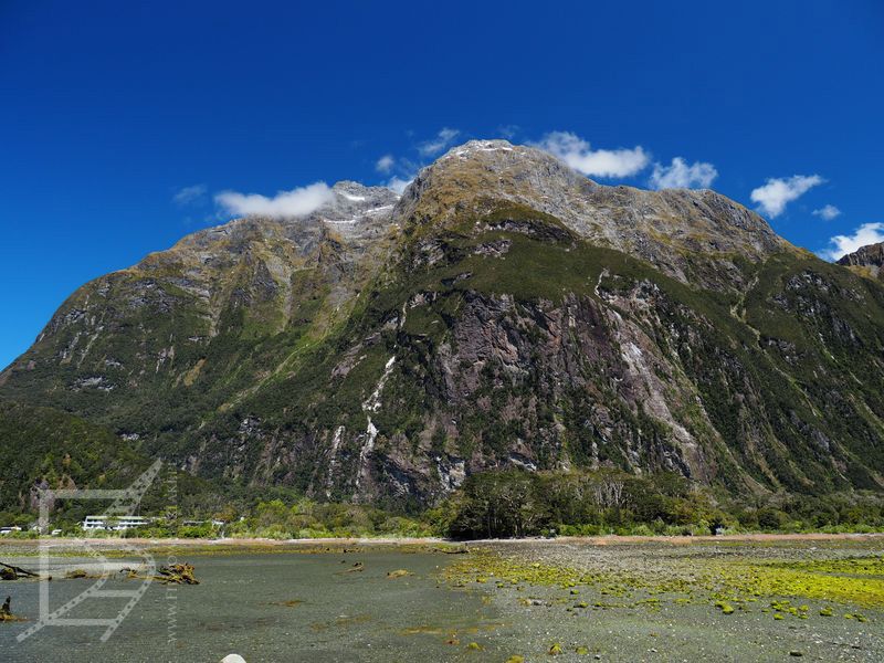 Początek Milford Sound (Park Narodowy Fiordland)