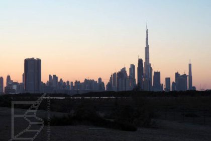 Panorama Dubaju wieczorem