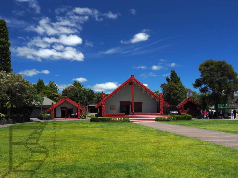 Uwspółcześniony marae (Te Puia, Rotorua)