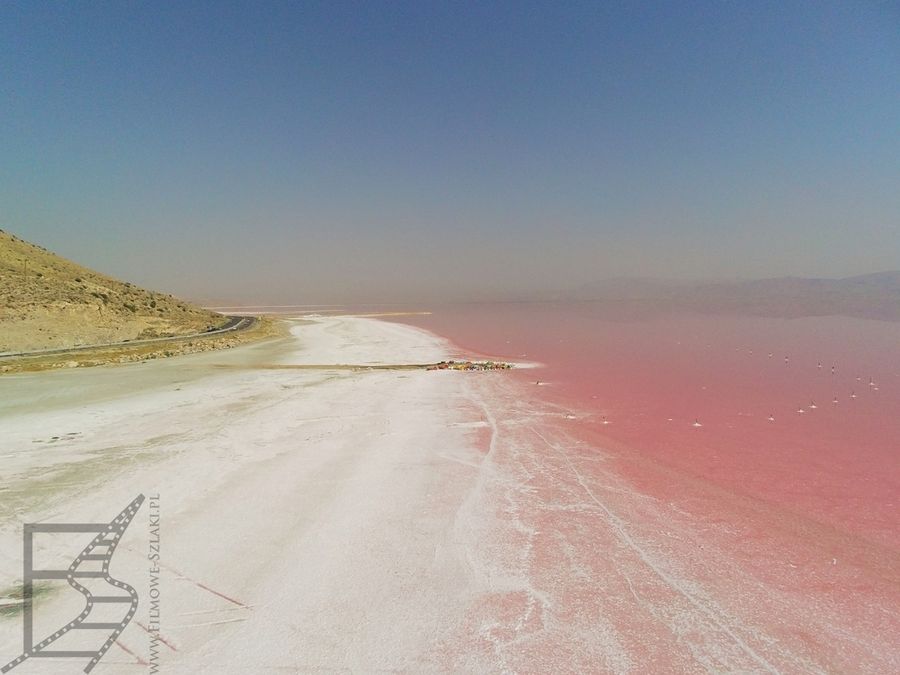 Solnisko i różowej jezioro Maharlu