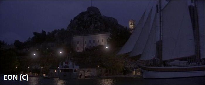 Stary fort i Kerkyra udające Albanię w „Tylko dla twoich oczu” (James Bond)