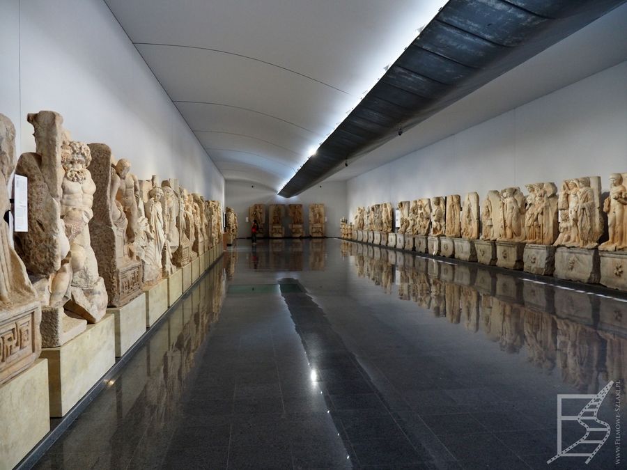 Rzeźby wystawione w muzeum (Afrodyzja)
