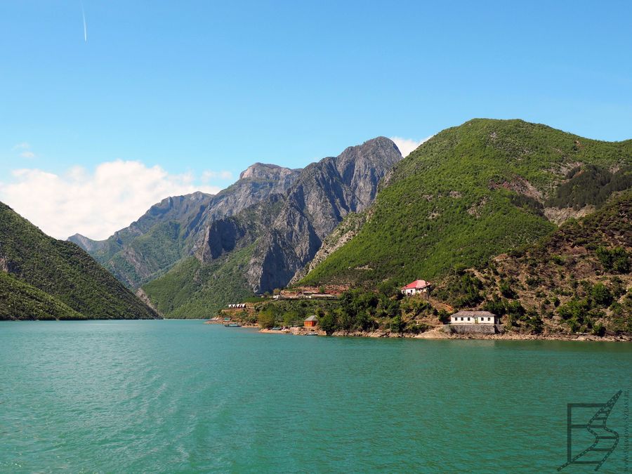 Jezioro Koman, Albania