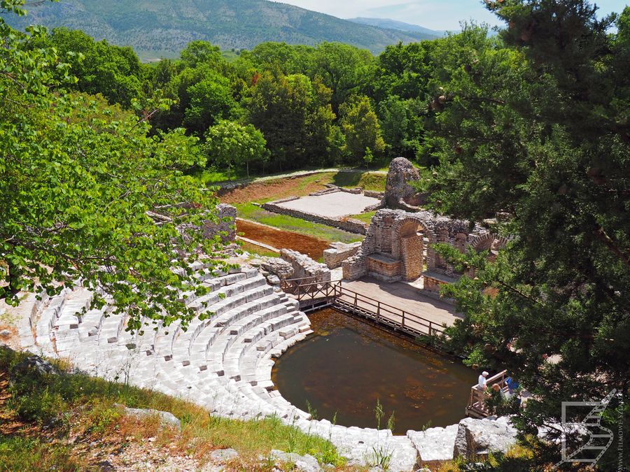 Amfiteatr widziany po drodze z zamku