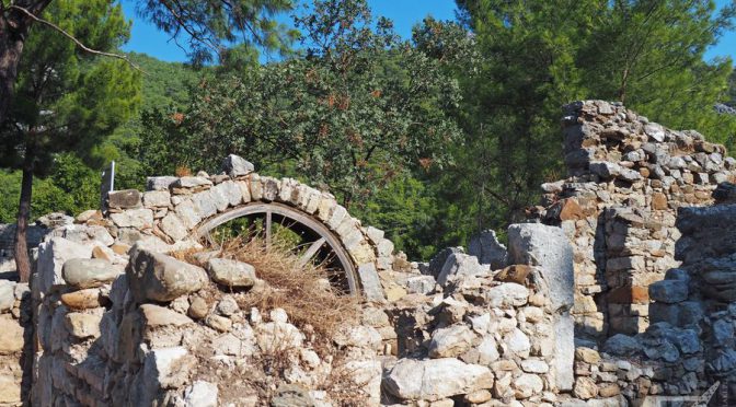 Olympos, zwiedzanie starożytnych ruin tuż przy plaży