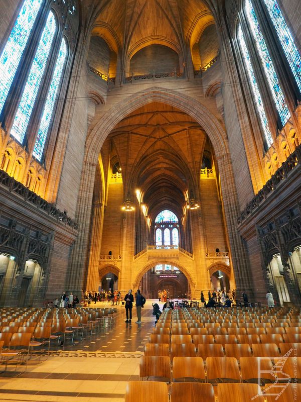 Wnętrza katedry w Liverpoolu