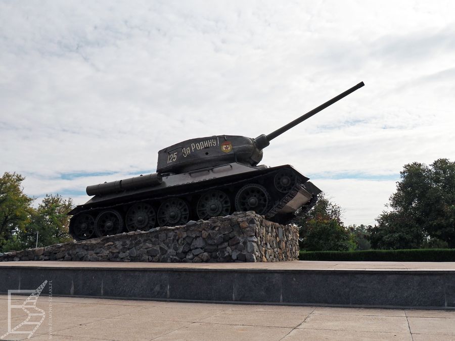 Czołg jako pomnik historii (Tyraspol, Naddniestrze)