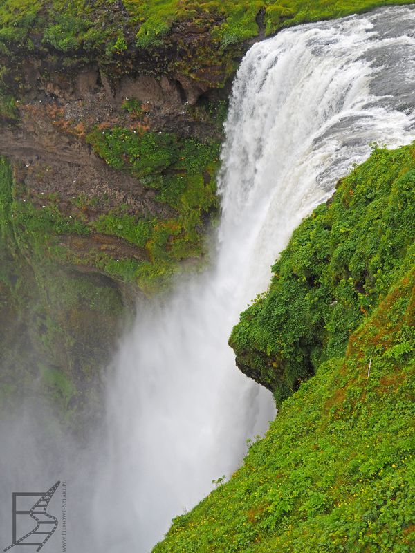 Wodospad Skógafoss z góry (Islandia)