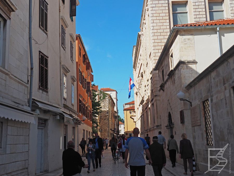 Zadar, uliczki w centrum są dziś mocno turystyczne