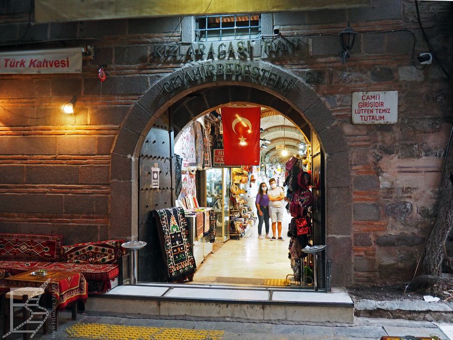 Wejście na bazar