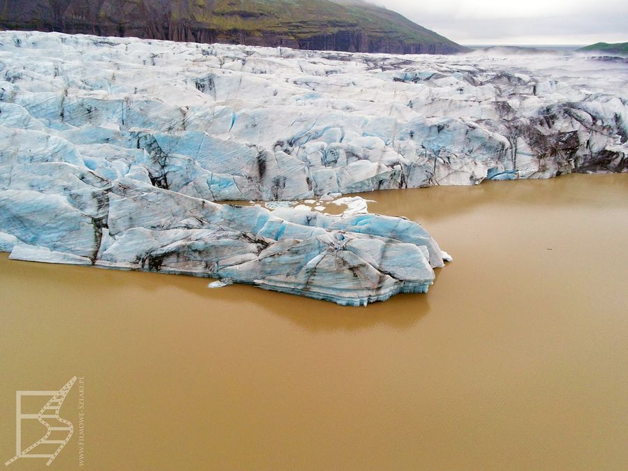 Jezioro lodowe Svínafellsjökull przy lodowcu Vatnajökull