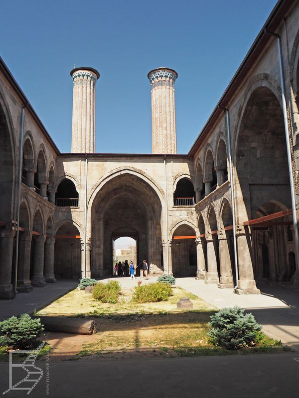 Medresa Bliźniaczych Minaretów w Erzurum