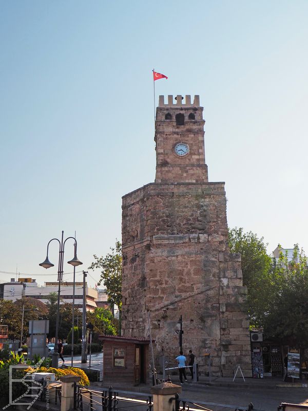 Wieża zegarowa (Antalya Saat Kulesi)