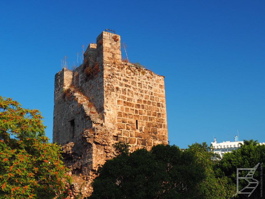 Niestety część zabytków w Antalyi nie jest zadbana