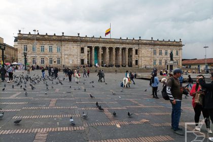 Siedziba Kongresu i plac Bolivara (Bogota, Kolumbia)