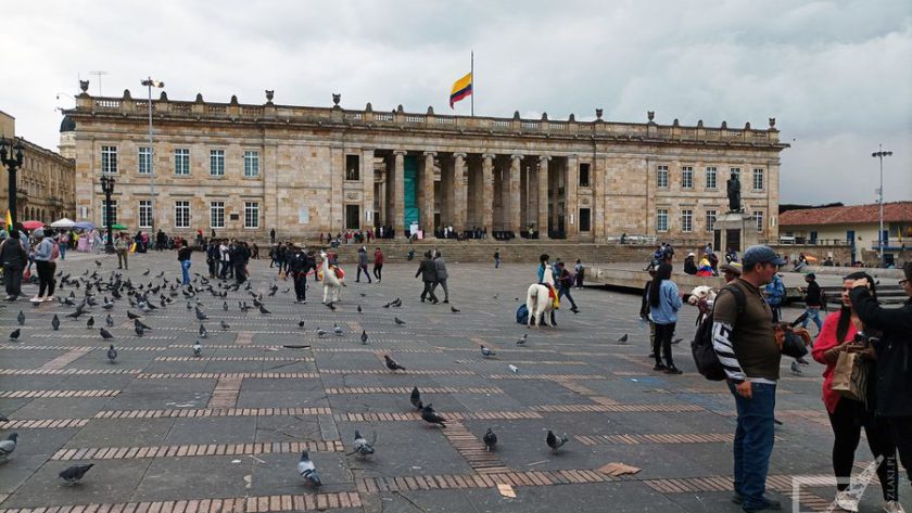 Siedziba Kongresu i plac Bolivara (Bogota, Kolumbia)