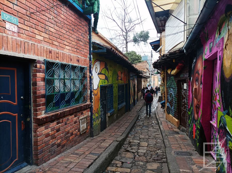 Zabytkowa część Bogoty w bardziej imprezowym charakterze