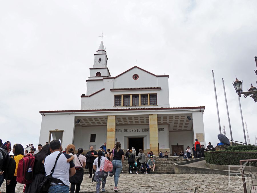 Sanktuarium wznoszące się nad Bogotą przyciąga wielu pątników