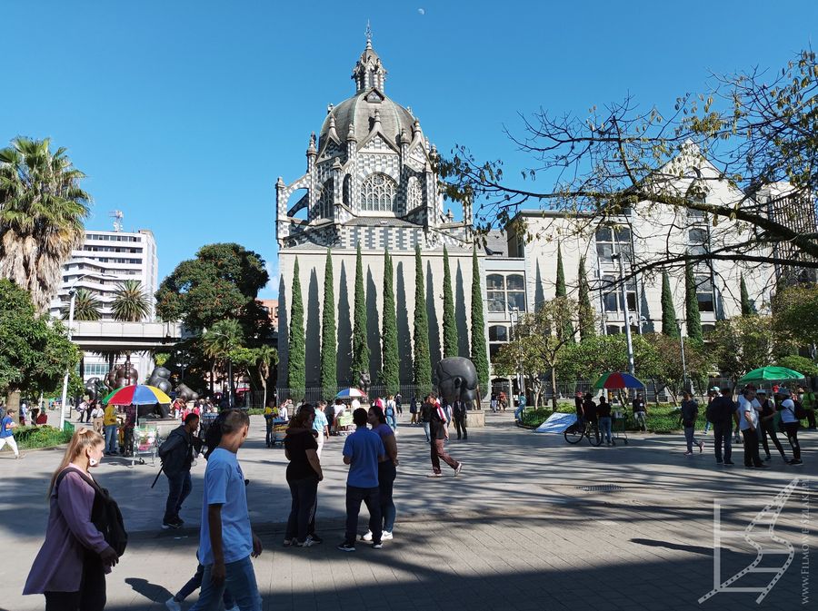 Pałac kultury Rafela Uribe Uribe na placu Botero
