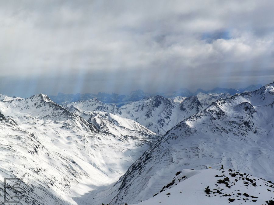 Alpy w okolicy Sölden to mnóstwo tras zjazdowych dla narciarzy