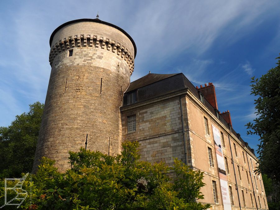 Zamek w Tours