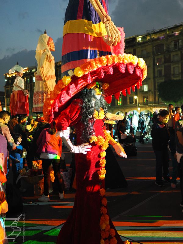 La Cartina to jedno z najbardziej typowych przebrań z okazji Dia de los Muertos