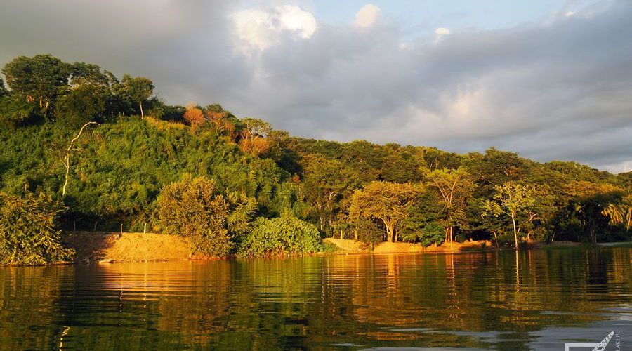 Petén Itzá, Flores w Gwatemali