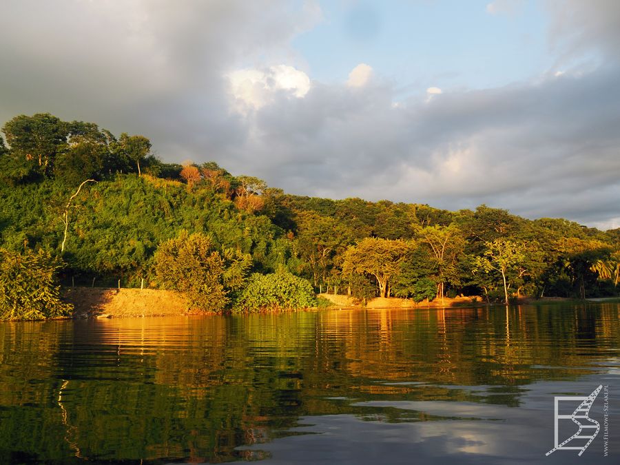 Petén Itzá, Flores w Gwatemali