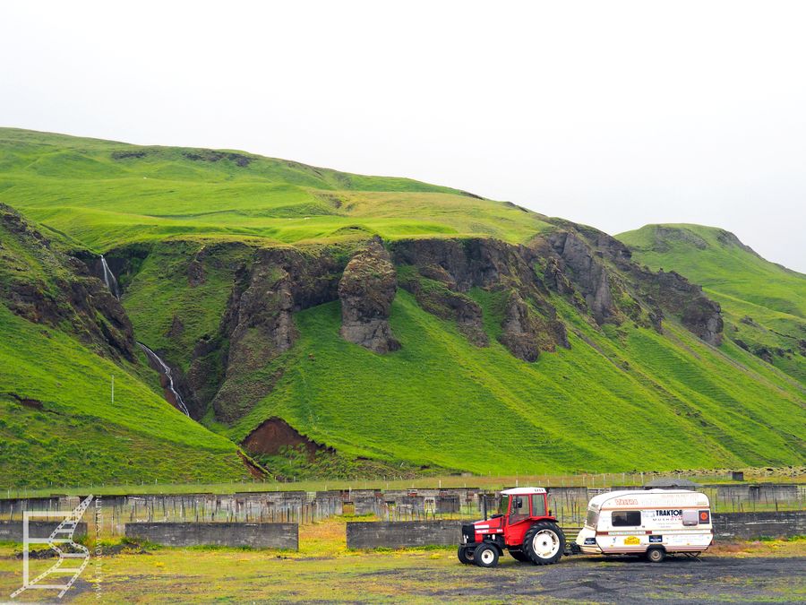 Parking przy Fjaðrárgljúfur
