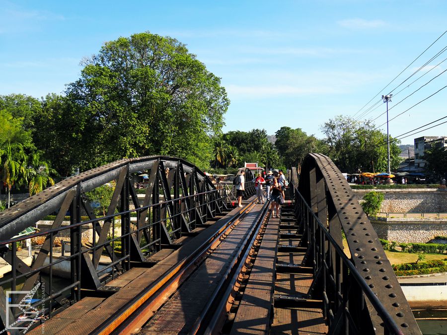 Most kolejowy nad rzeką Kwai