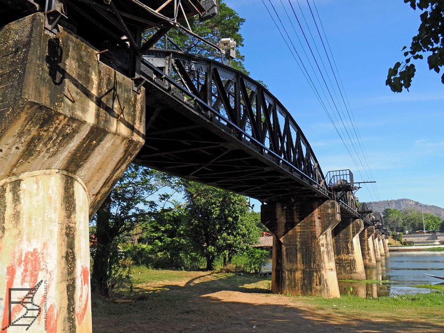 Nowy most na rzece Kwai w Kanchanaburi to solidna konstrukcja
