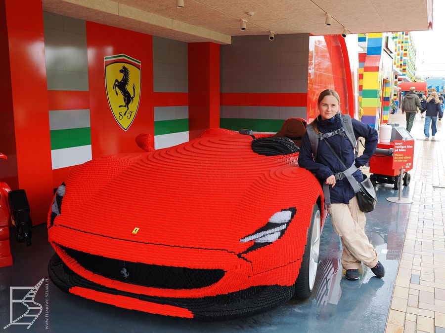Zdjęcie z Ferrari (Legoland w Billund)