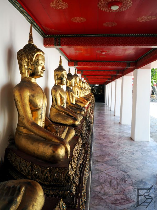 Posągi Buddy w Wat Pho (Bangkok)