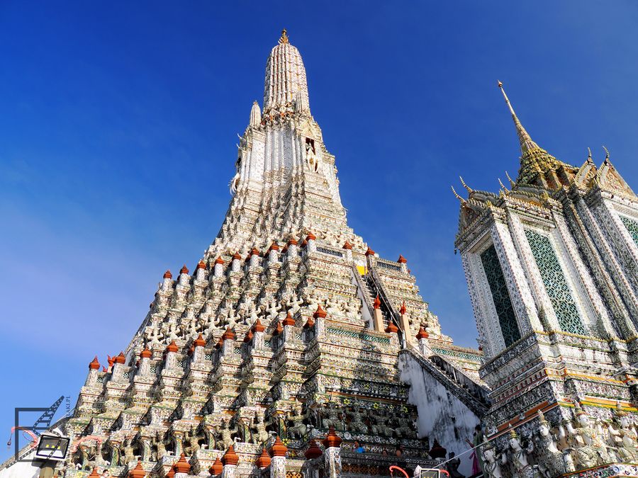 Wat Arun to jedno z najbardziej charakterystycznych miejsc w Bangkoku