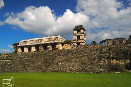 Dawny pałac w Palenque, Meksyk