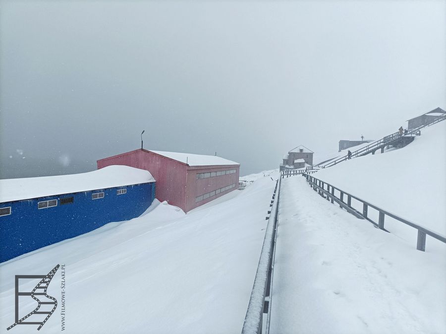 Barentsburg w śniegu