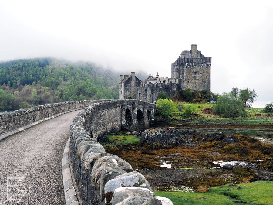 Słynne, instagramowe ujęcie zamku Eilean Donan przy wyspie Skye