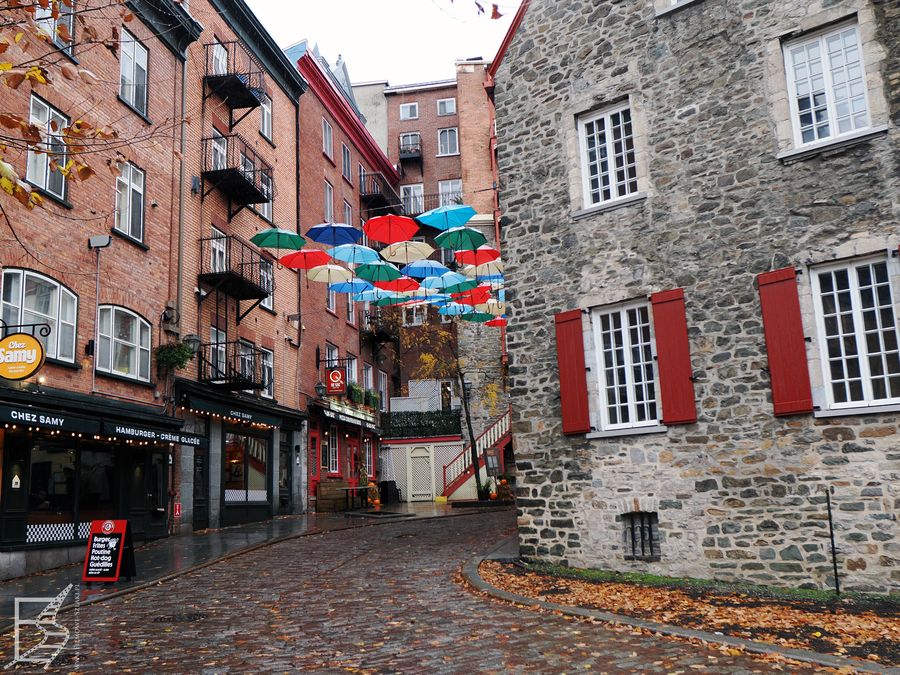 Uliczka parasolek miasta Quebec