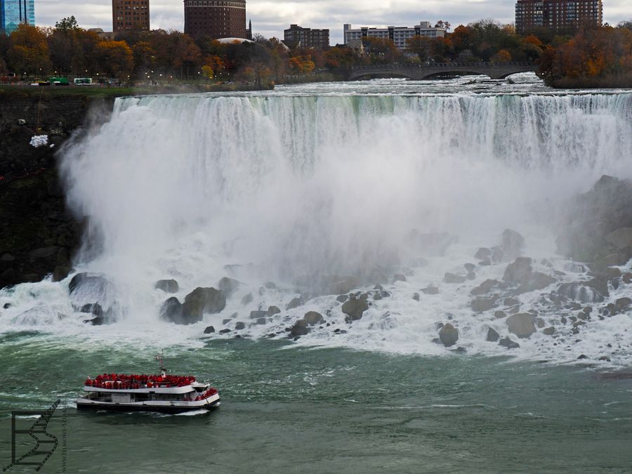 Rejs przy wodospadzie Niagara