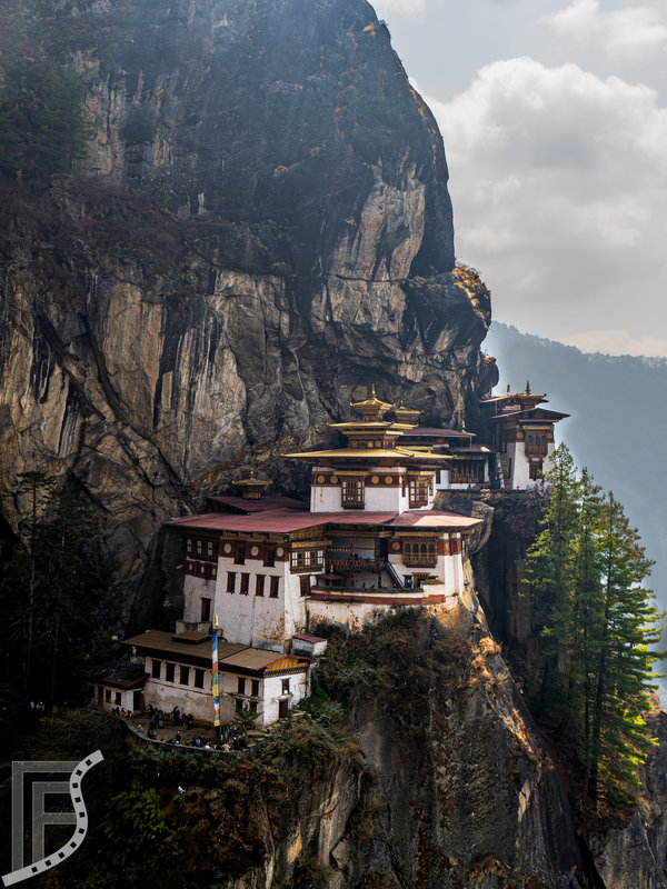 Taktshang Goemba przyciąga turystów i pielgrzymów