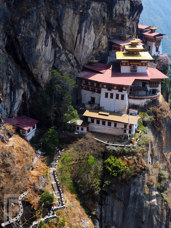 Tygrysie Gniazdo z oddali