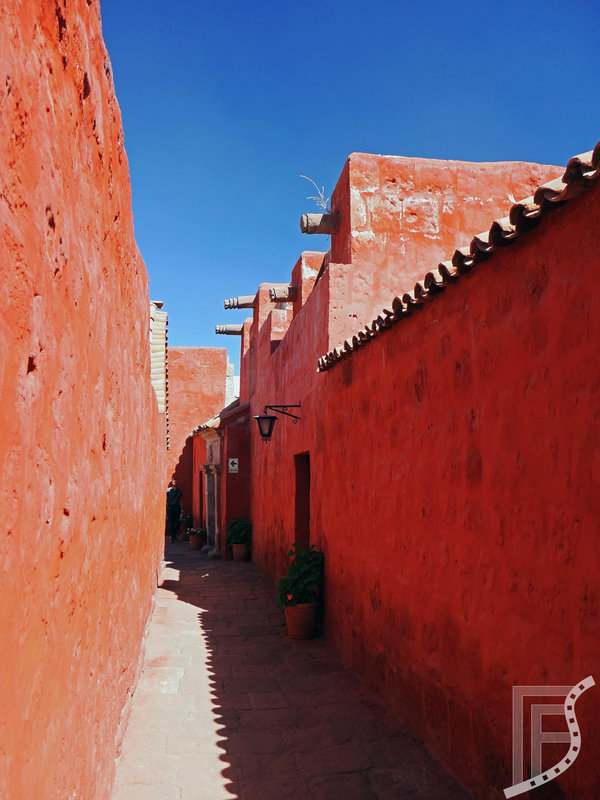 Arequipa to Białe Miasto, ale kolonialne, więc malowane jak w przypadku klasztoru św. Katarzyny