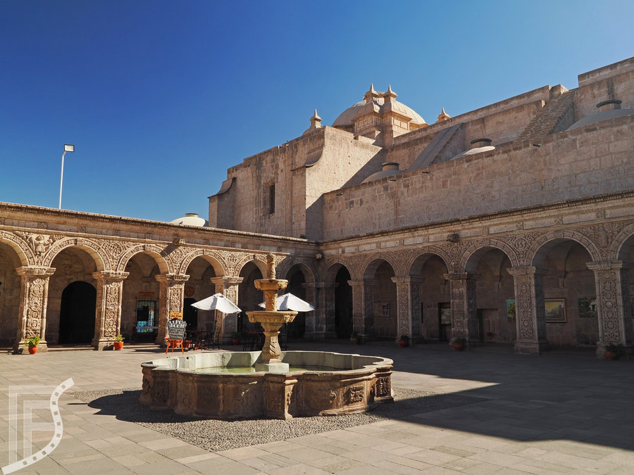 Krużganek kościoła jezuitów