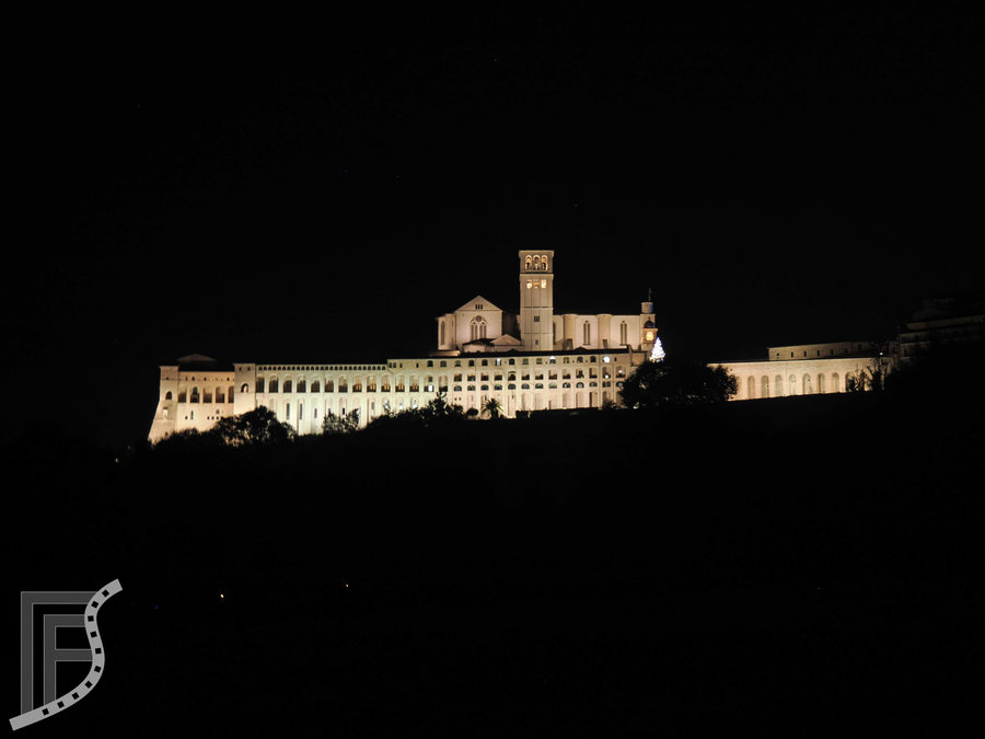 Bazylika św. Franciszka nocą