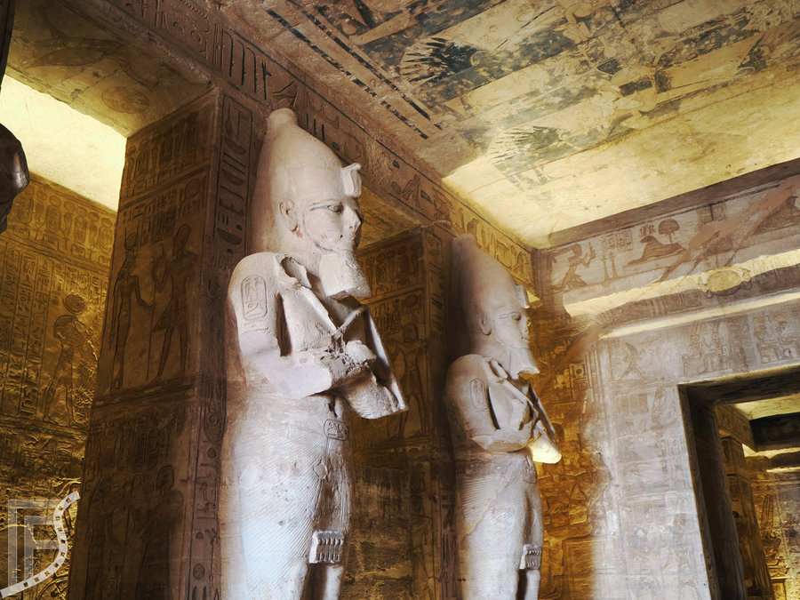 Kolumny w Świątyni Ramzesa w Abu Simbel