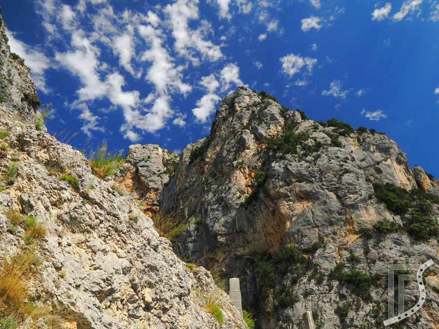 Wzniesienia przy Moustiers-Sainte-Marie